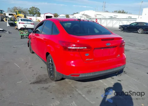 2016 Ford Focus Se z USA, uszkodzony, nr VIN 1FADP3F23GL235353